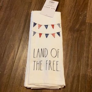 Rae Dunn “LAND OF THE FREE” Dishtowel Set (2)